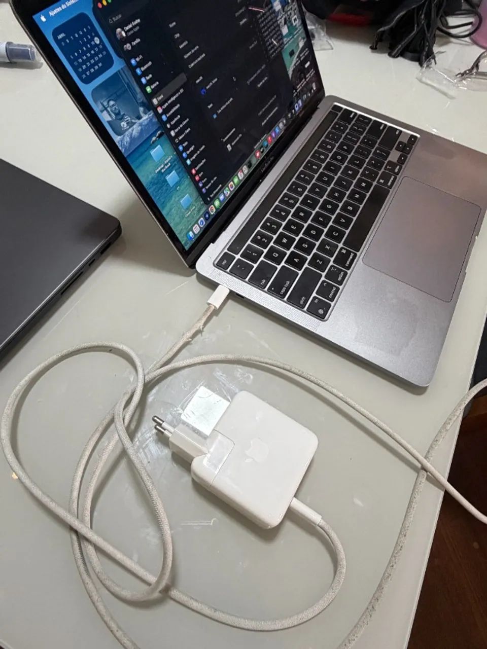 MacBook本体 Macbook Pro 2022 M2 24GB 1TB MacBook Pro de 13 polegadas com chip M2 disponível para venda a