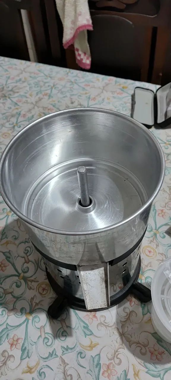 Extrator de suco industrial de laranja e limão 500w - Foto 2