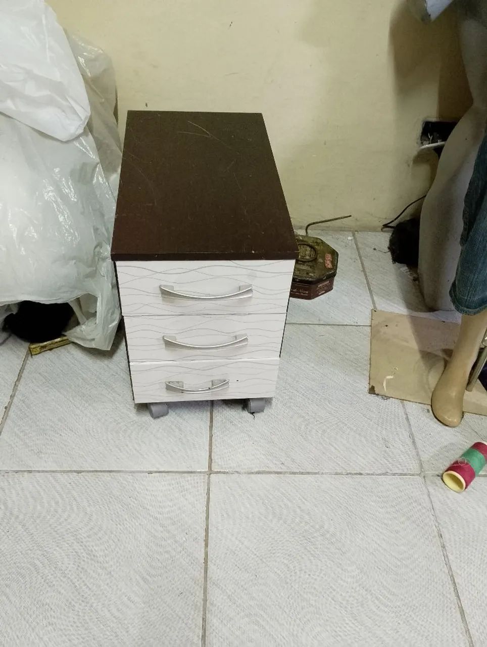 Criado mudo com 3gavetas - Foto 2