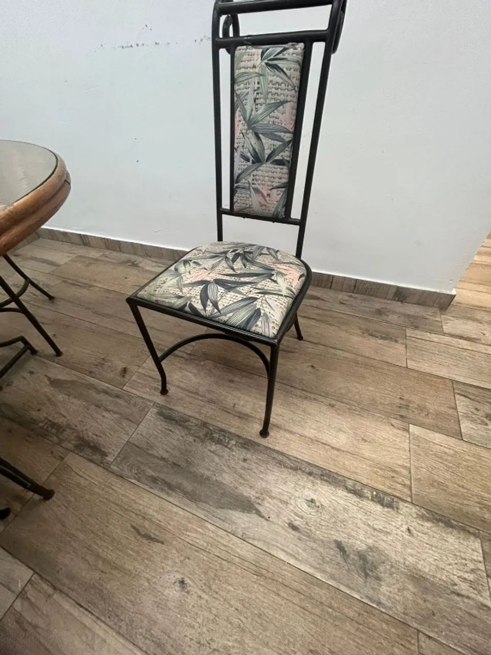 Mesa de Jantar redonda 4 cadeiras - Foto 3