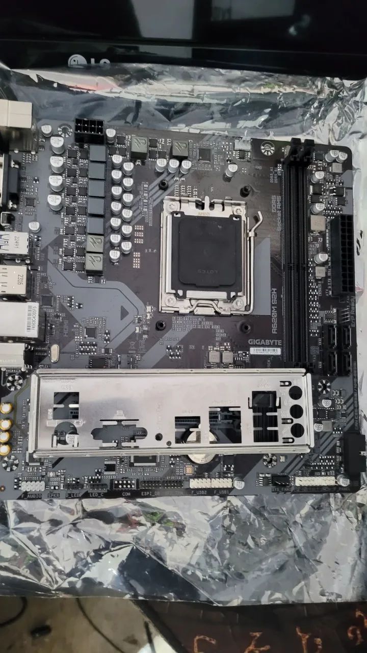 Placa-mãe Gigabyte A620M S2H (AM5) ? Semi Nova<br> - Foto 2