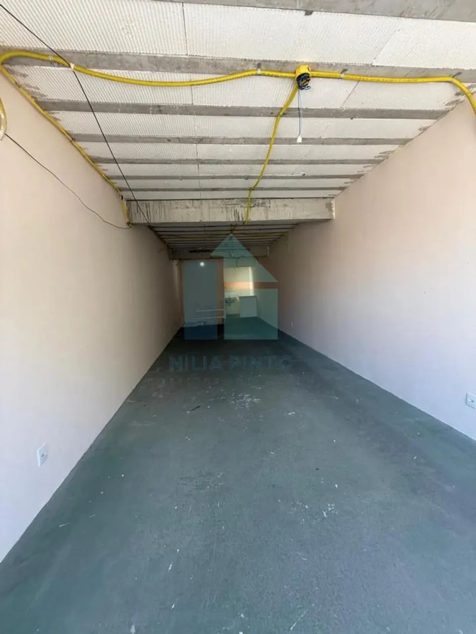 Sala Comercial / Usada para Locação em Macaé, Centro, 1 banheiro - Foto 2