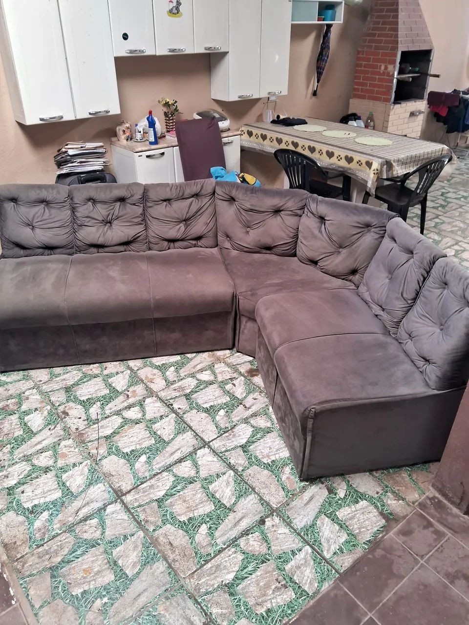 Sofa de canto simples, novo pouco utilizado cinza de veludo 