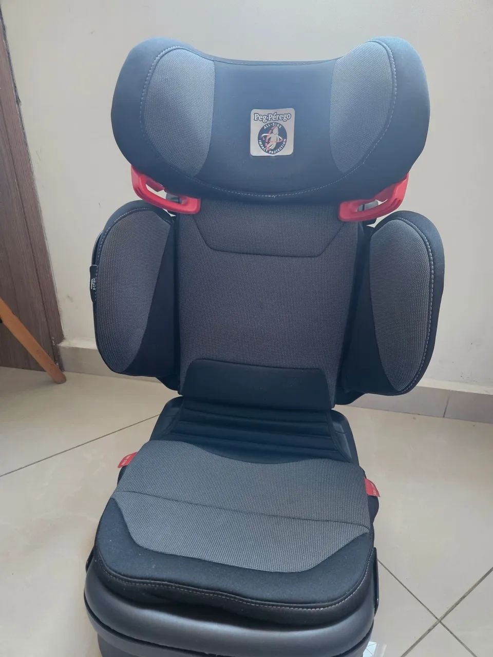 Cadeira e assento para automóveis 