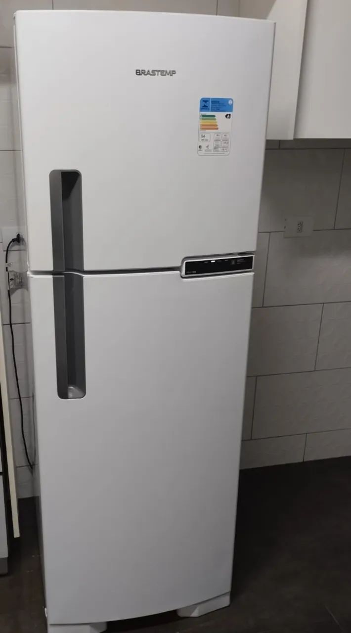 Geladeira seminova 375L