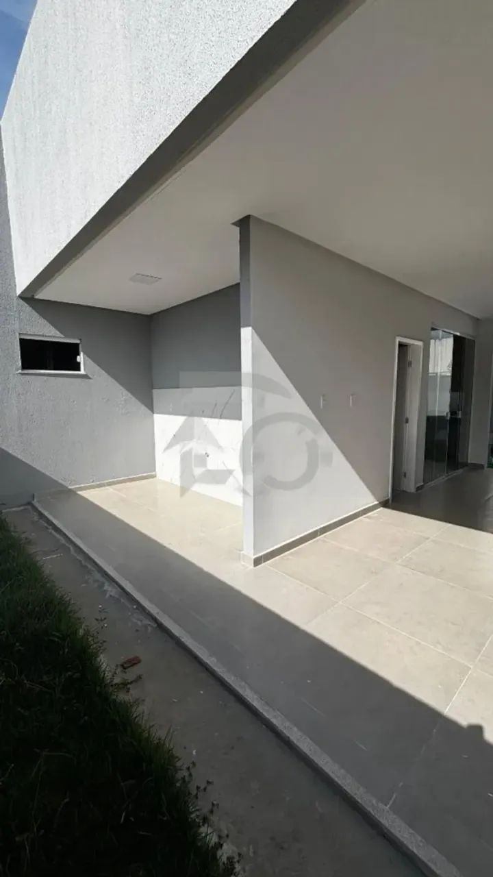 Condomínio Filadelfo Costa: Casa Ampla com Suíte Planejada e Área Gourmet