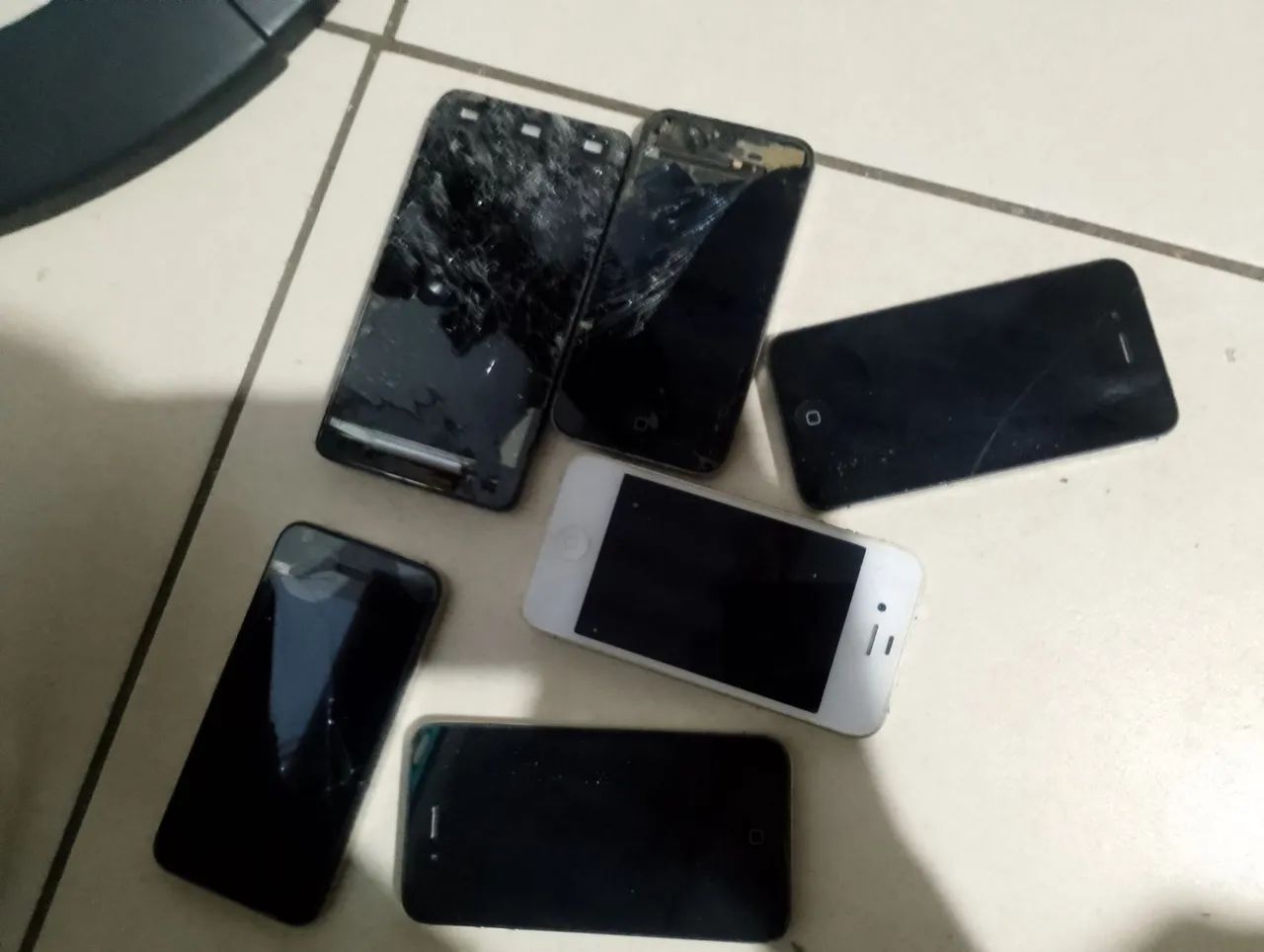 Lote de celular pra aproveitar peça..