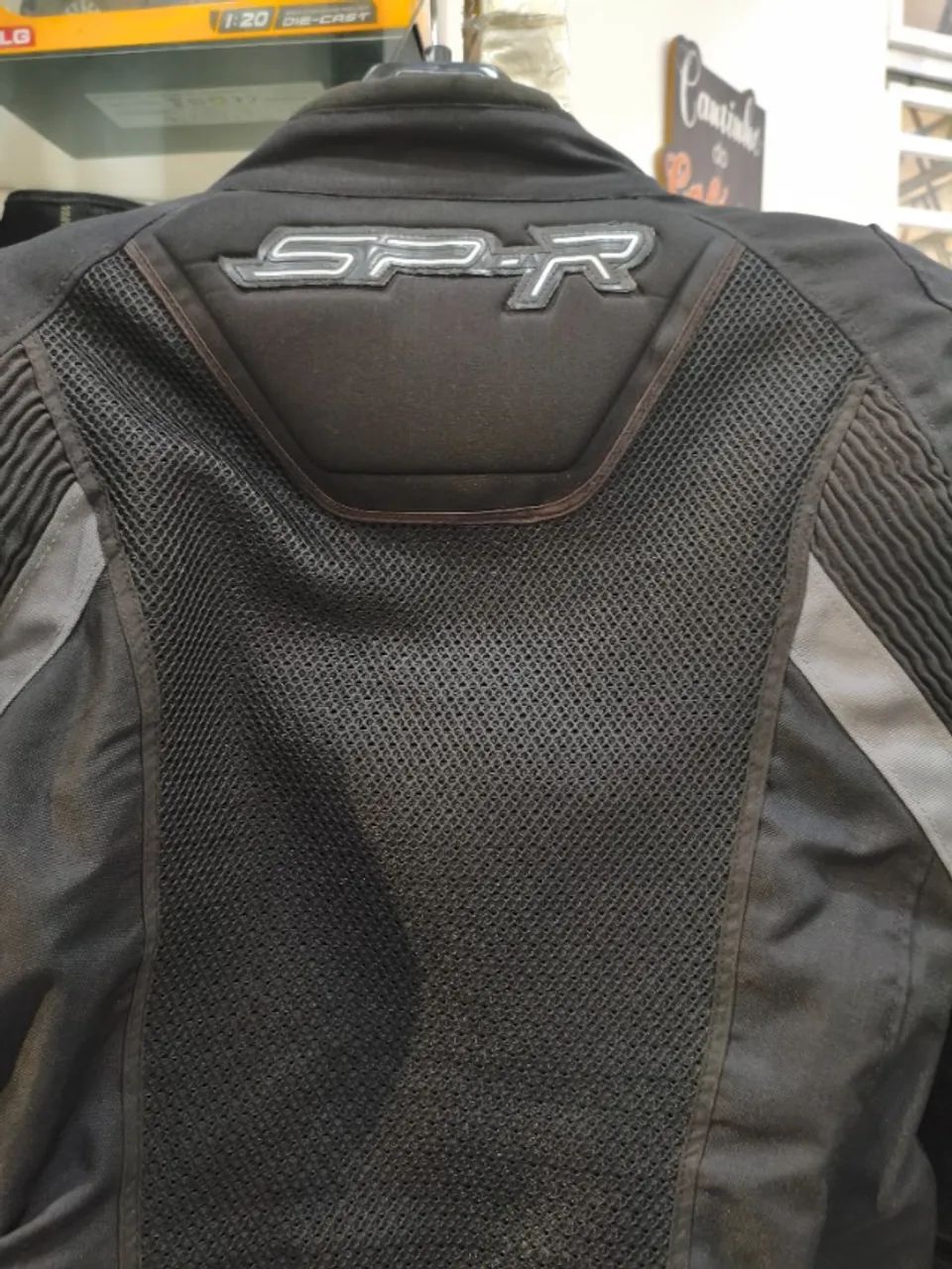 Jaqueta Dainese 50 Eur verao inverno com forro e titânio no ombro  - Foto 11