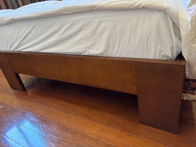 Cama de casal com mesa de cabeceira - Foto 5