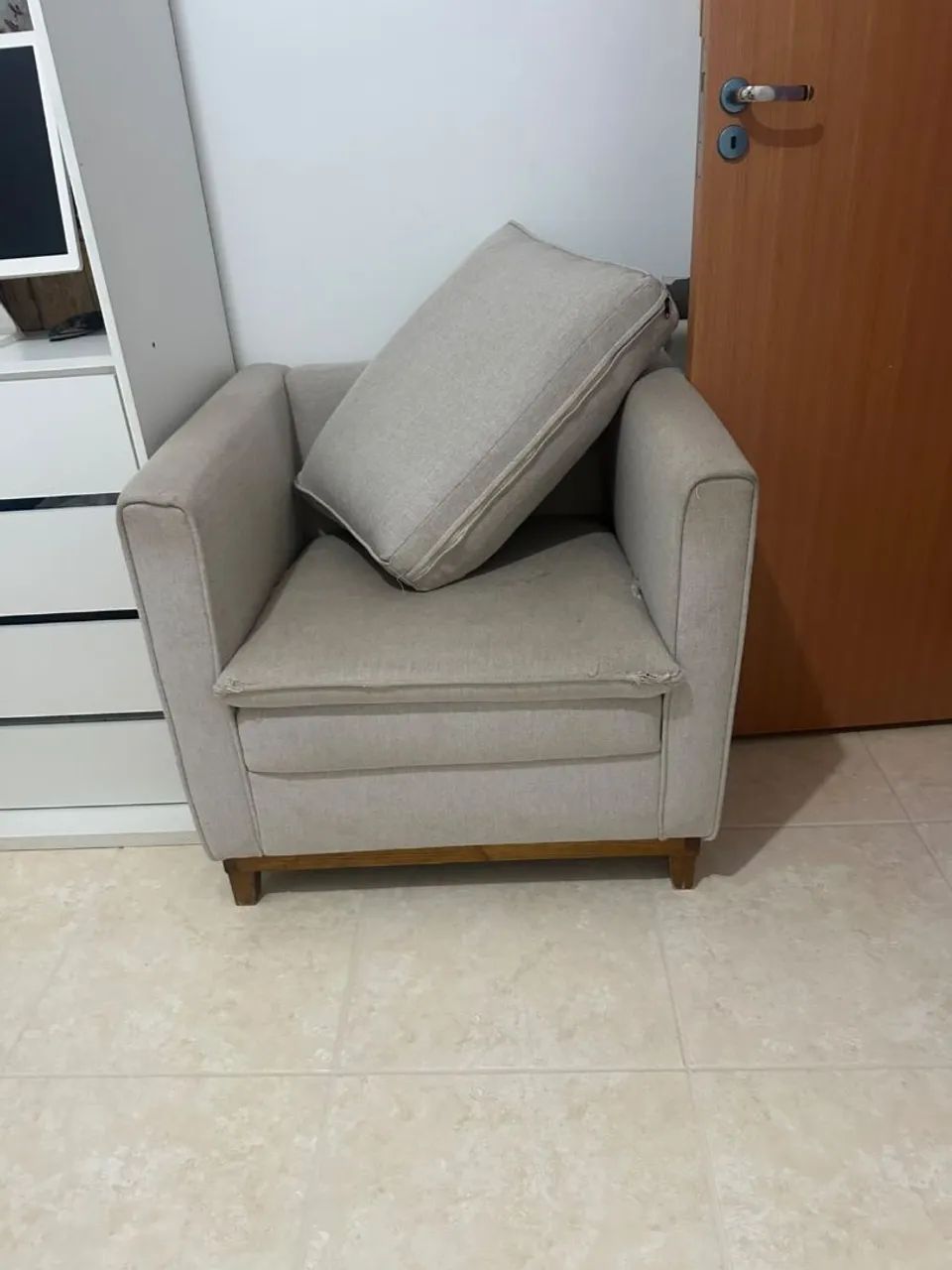 Poltrona begi para escritório, sala de estar ou quarto de visita.  - Foto 2