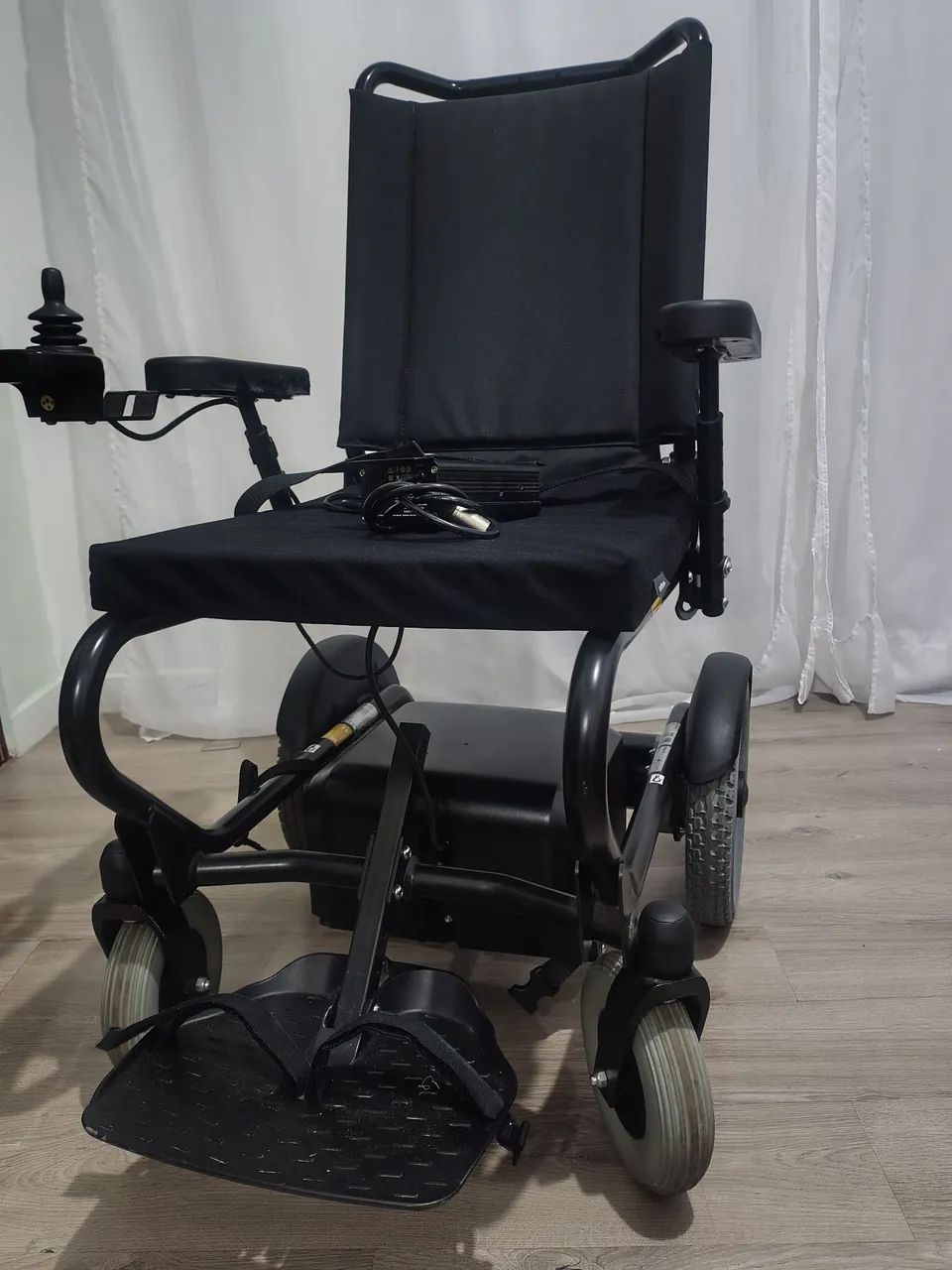 Cadeira de rodas motorizada OTTOBOCK  - Foto 3