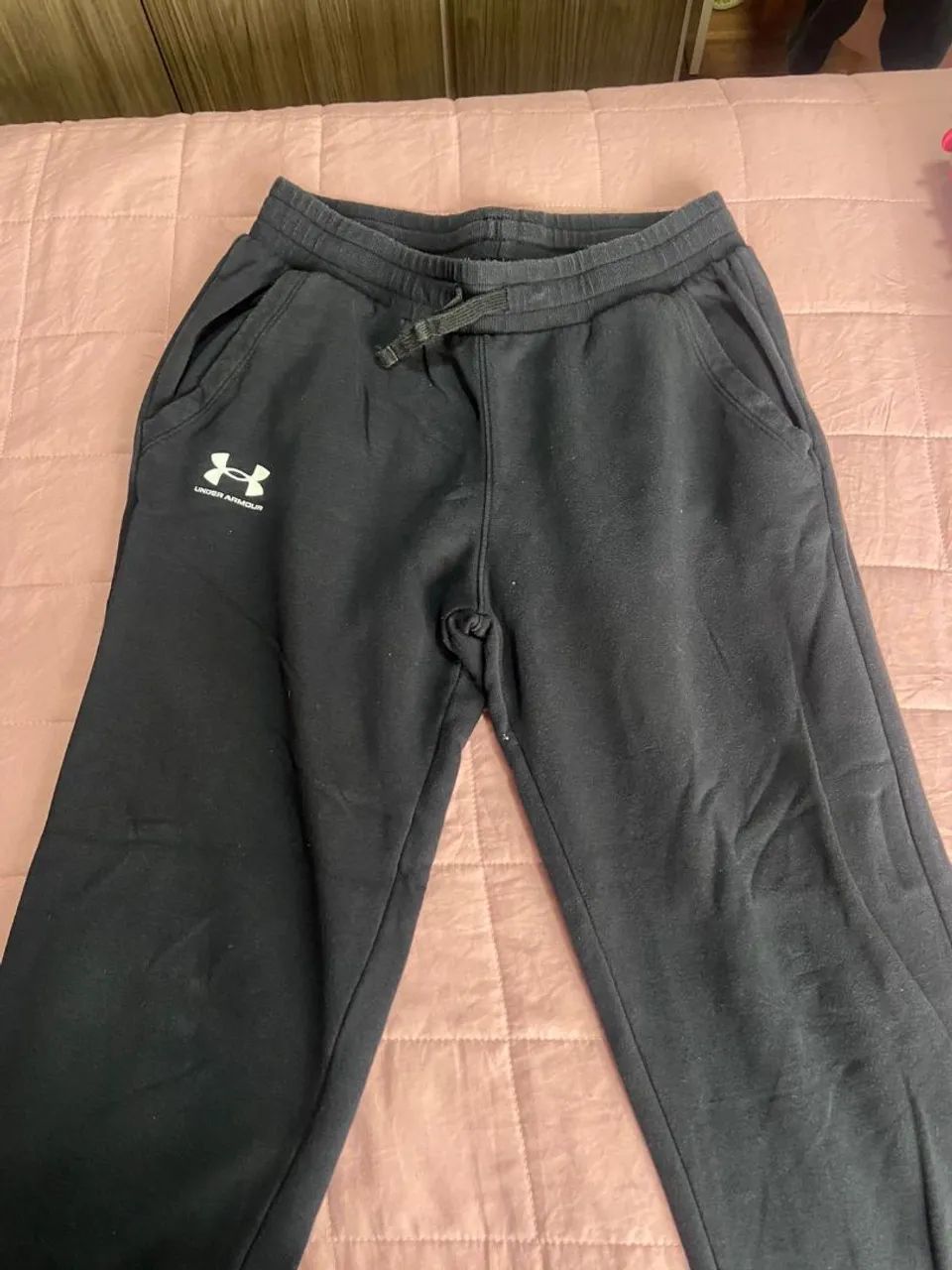 calça moletom under armour preta 