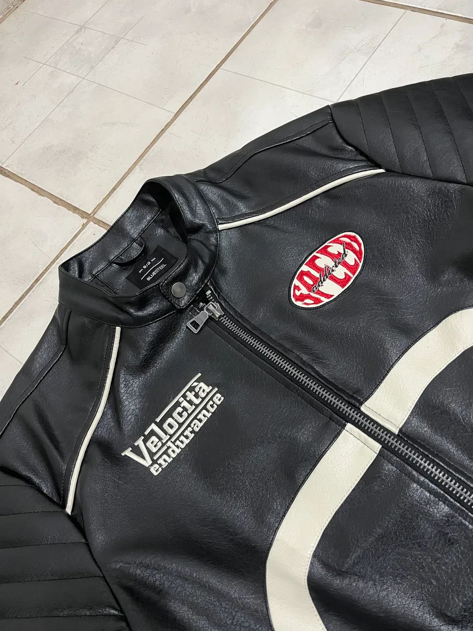 vendo jaqueta de couro nova