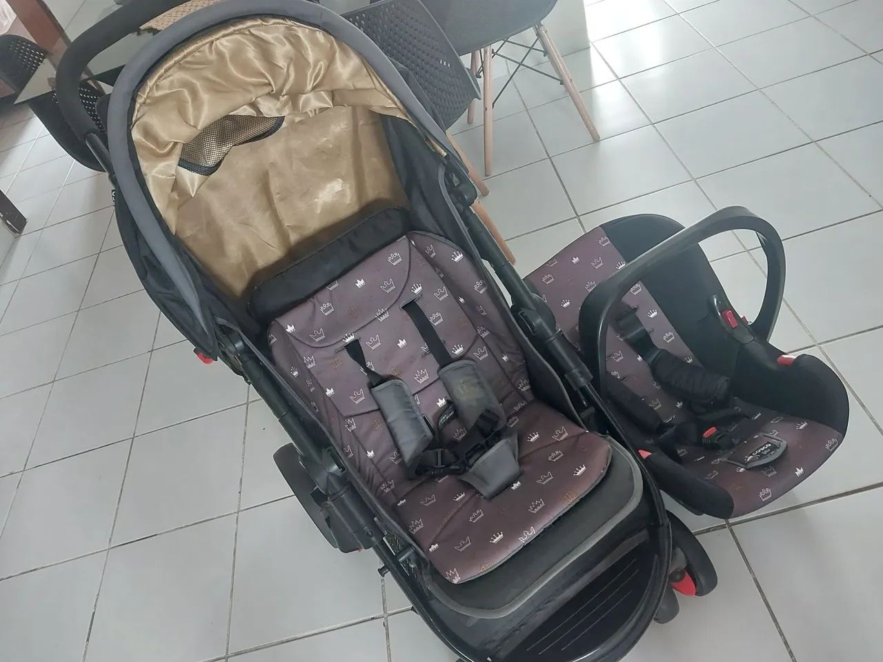 Carrinho e bebe conforto da cosco 