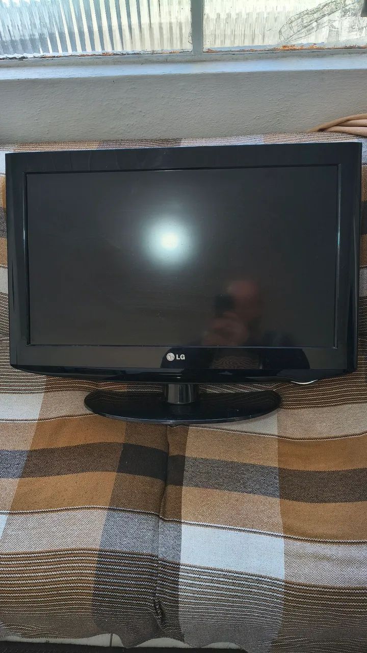 TV LG 26 polegadas (com defeito)
