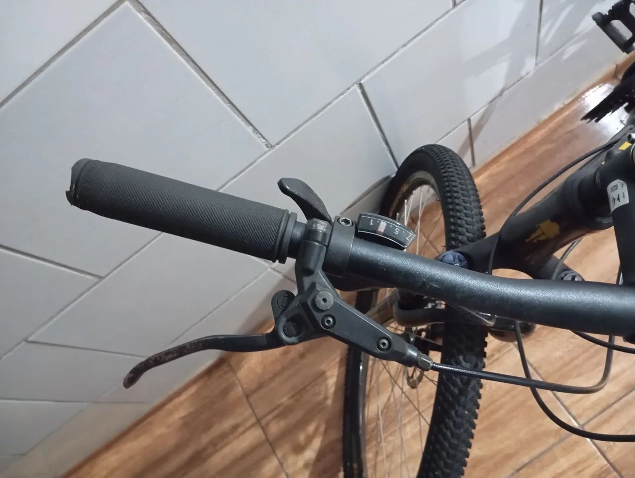Bicicleta Caloi Vêlox Aro 29 semi nova  - Foto 4