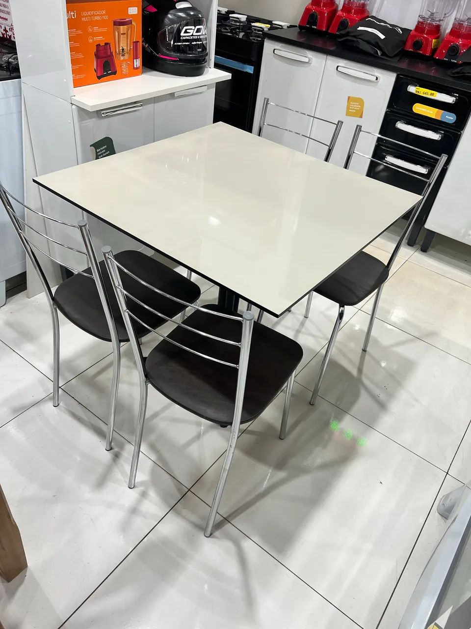 ? MESA DE PORCELANA + 4 CADEIRAS ? ? Linda, moderna e sup? Semi nova - Foto 3