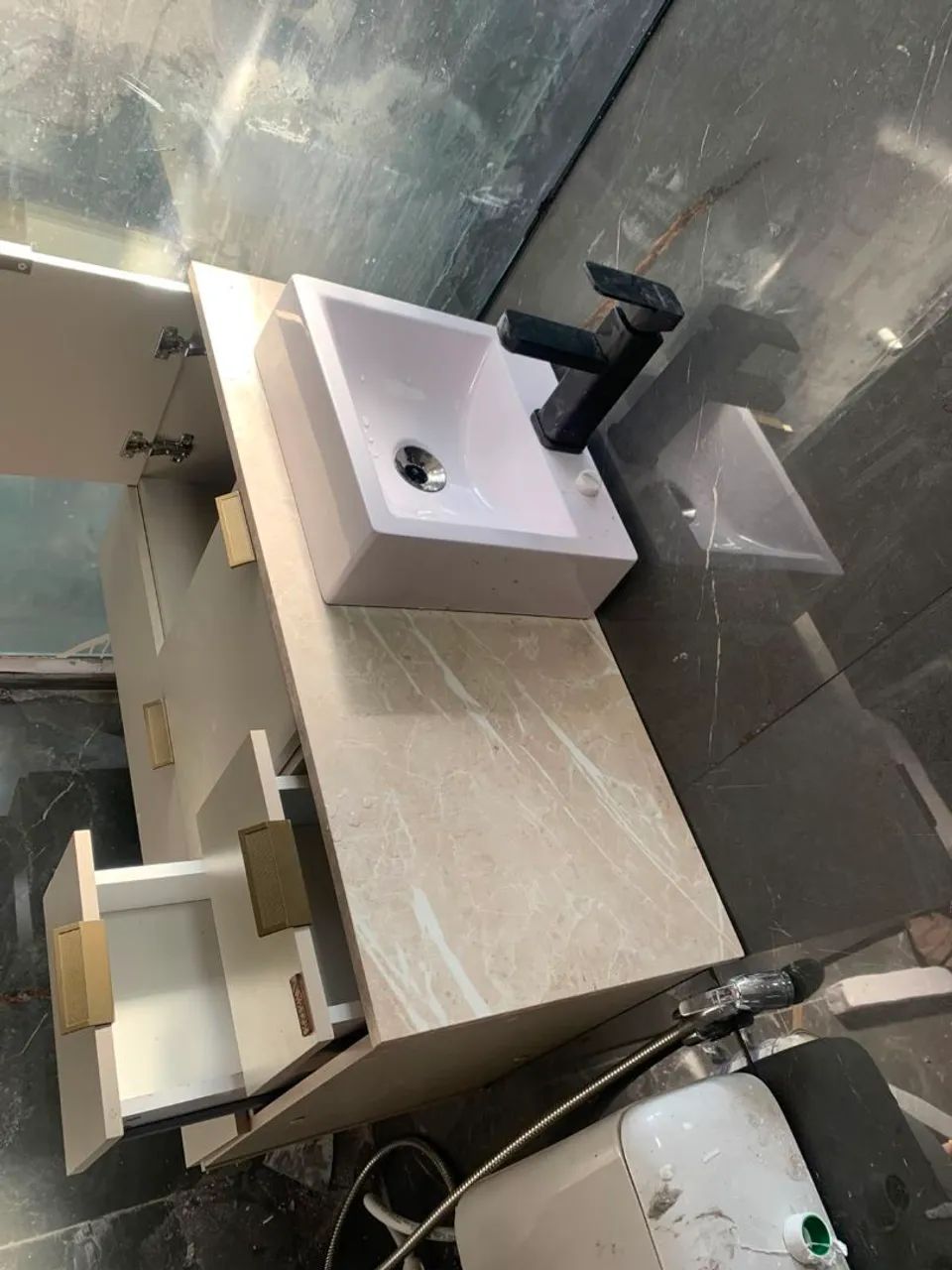 Aluga-se apartamento recém reformado  - Foto 4