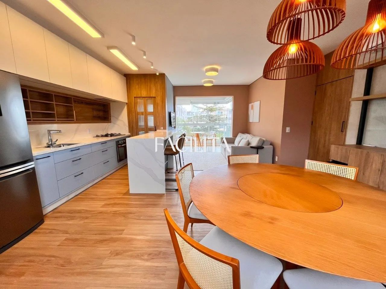 Apartamento com 3 quartos no bairro Campeche, Florianópolis.