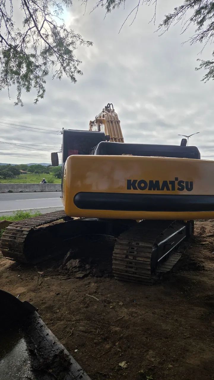 KOMATSU PC200 - Foto 4
