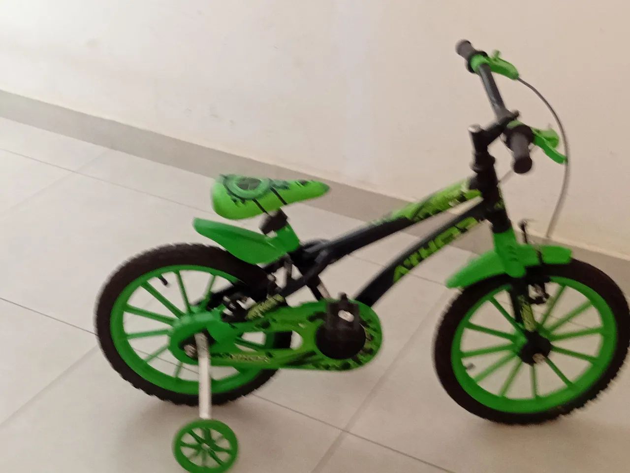 Bicicleta infantil aro 16 - Foto 4