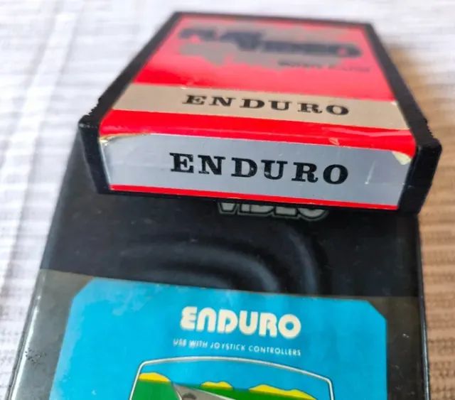 Enduro Play Video Atari 2600 com Case Original Caixa CIB - Foto 2