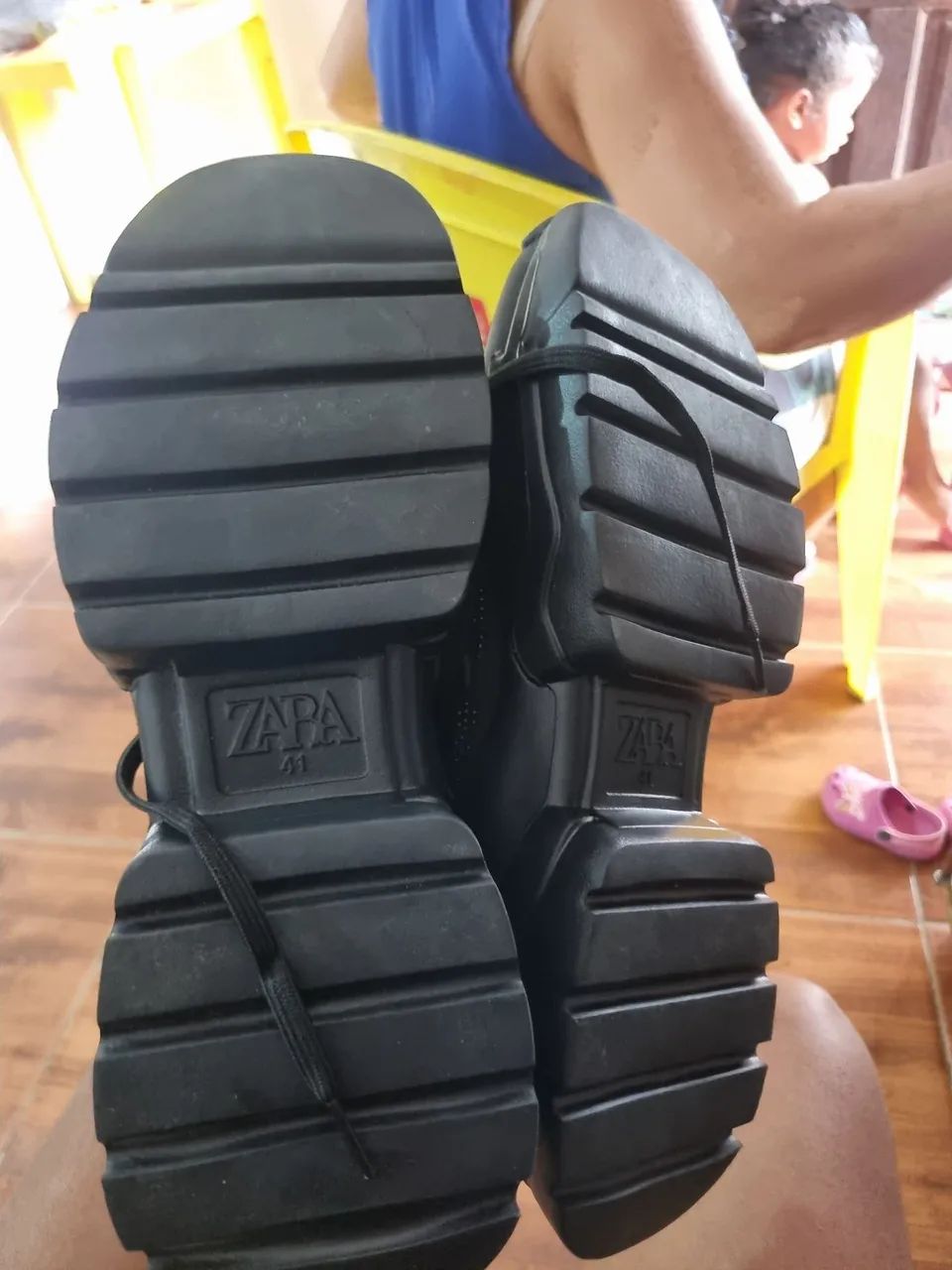 Tênis preto com brilho zara - Foto 2