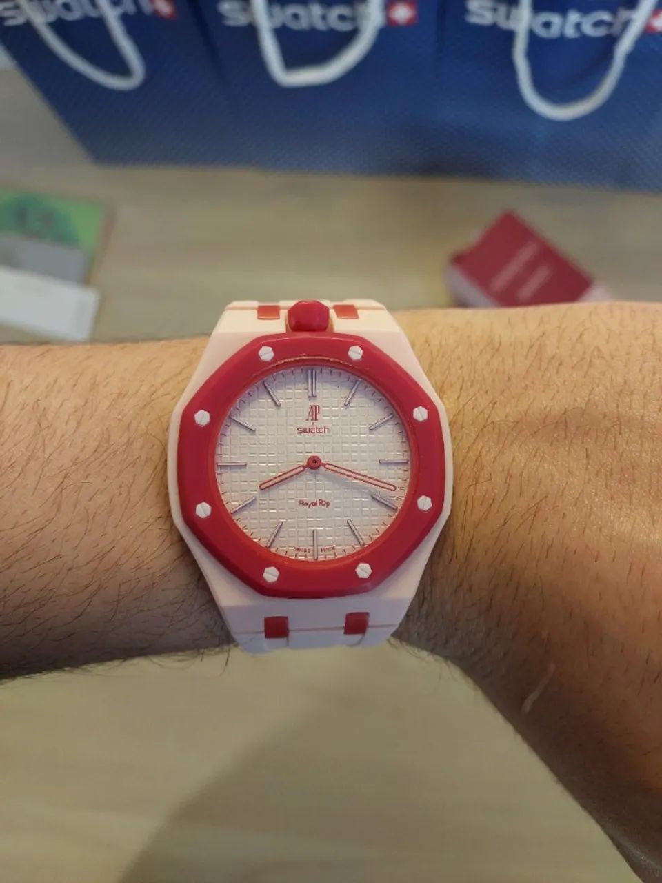 Relógio Swatch x AP Royal Pop "Otto Rosso" - Foto 4