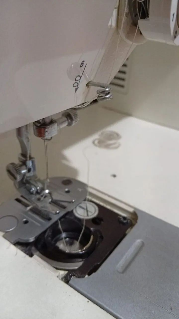 Maquina de costura  - Foto 2