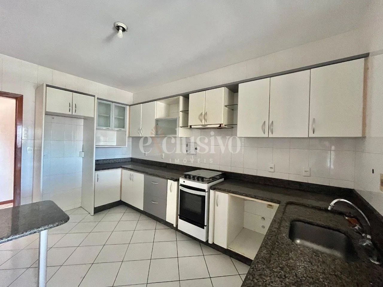 Apartamento com 4 dormitórios sendo 2 suítes no Estreito - Foto 5