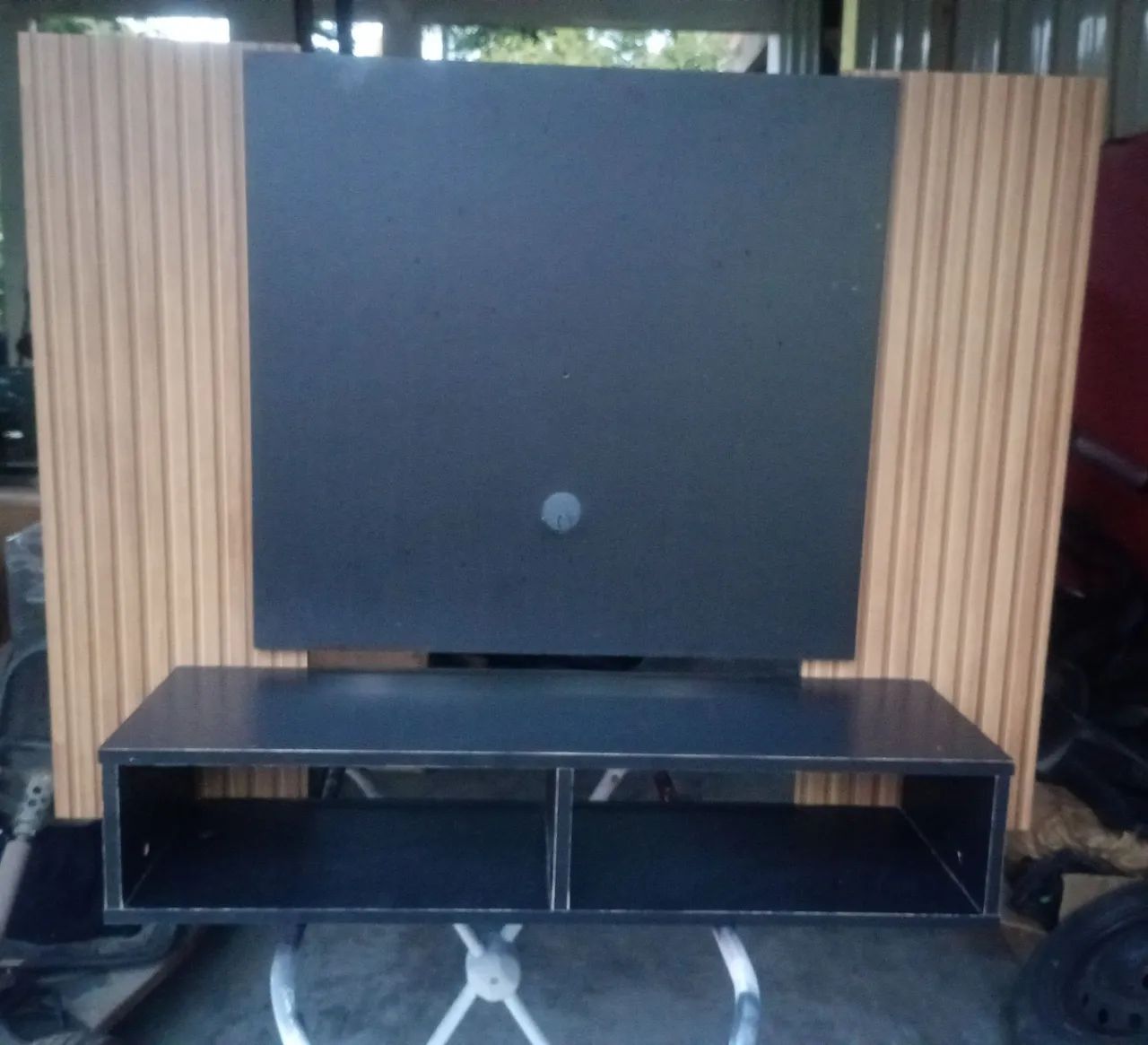 PAINEL PARA TV COM RACK SUSPENSO 