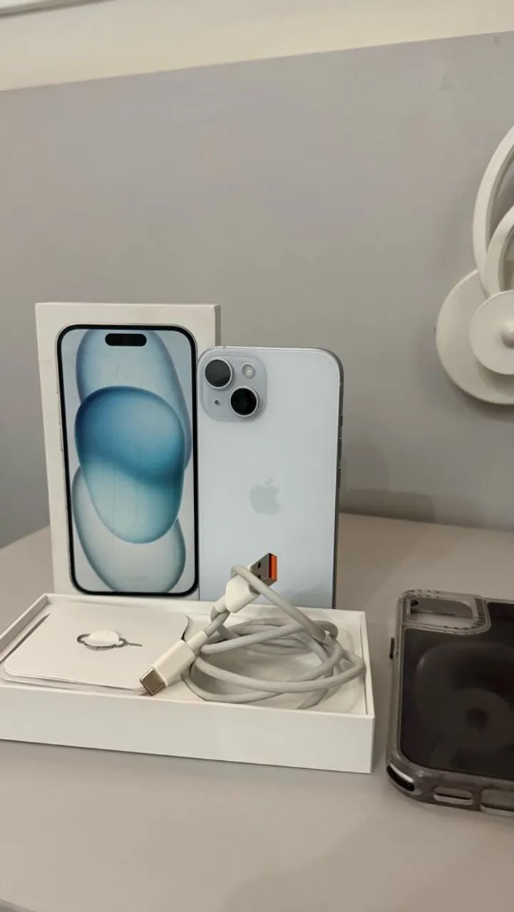 iPhone 15 128GB Azul - Impecável 