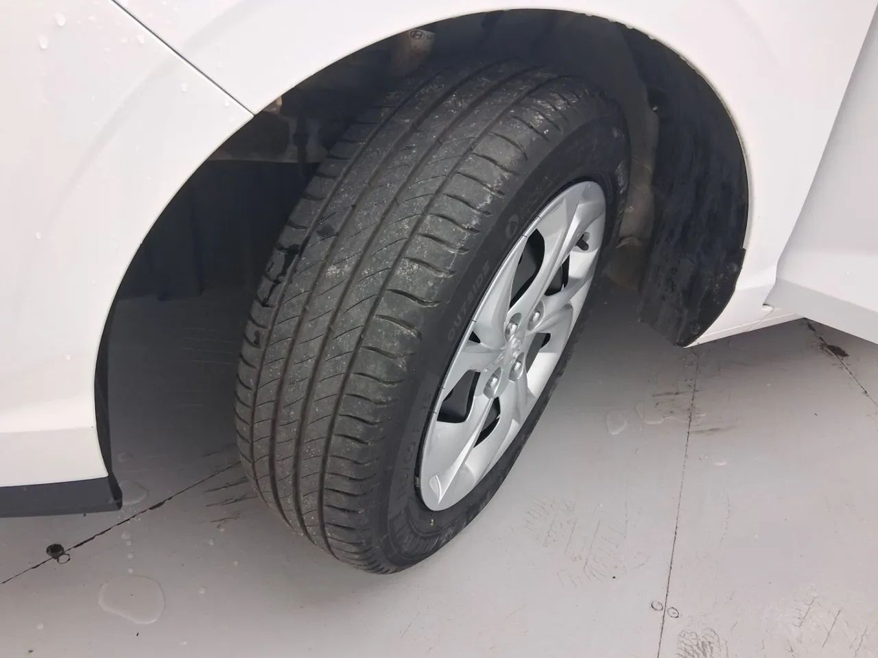 Hyundai HB20S Comfort Plus 1.0 Flex 12V Mec., foto 11 de 18