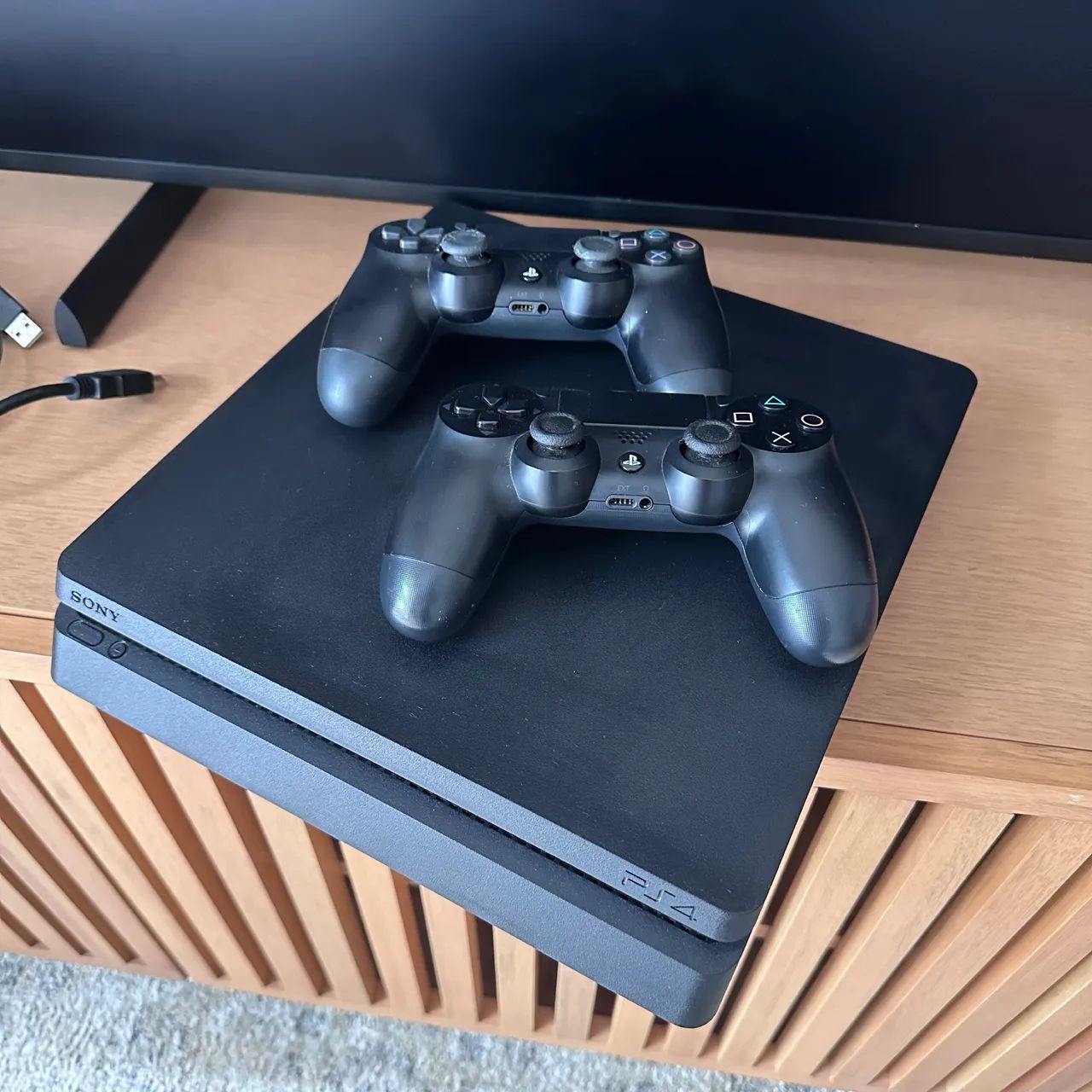 PlayStation 4 1T