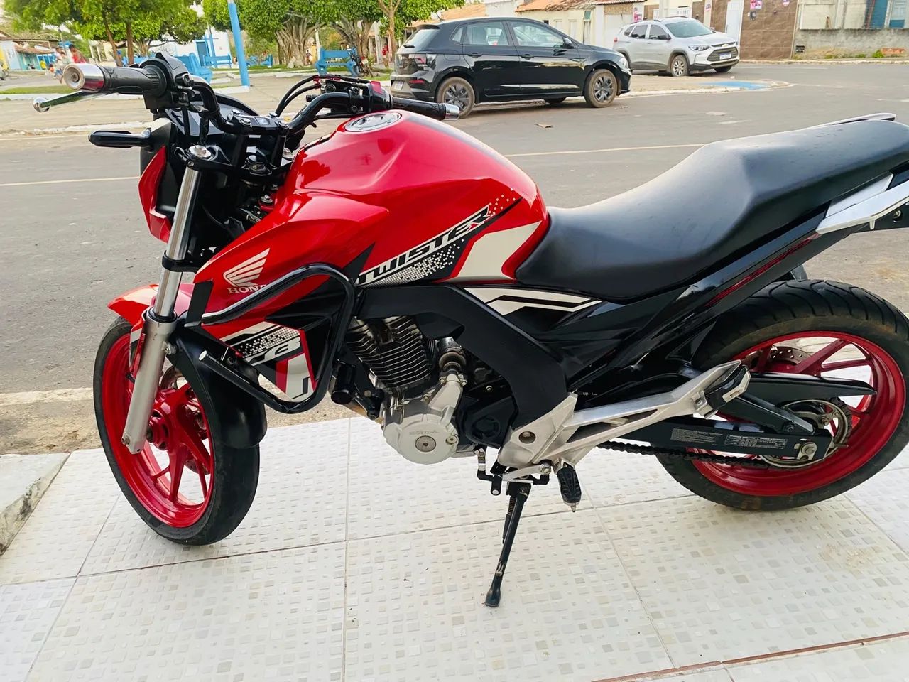 Twister Cb250 a mais nova do estado 