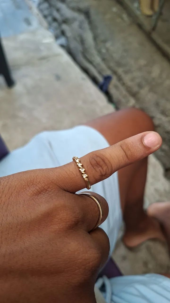 Anel delicado de ouro 18k - Foto 2
