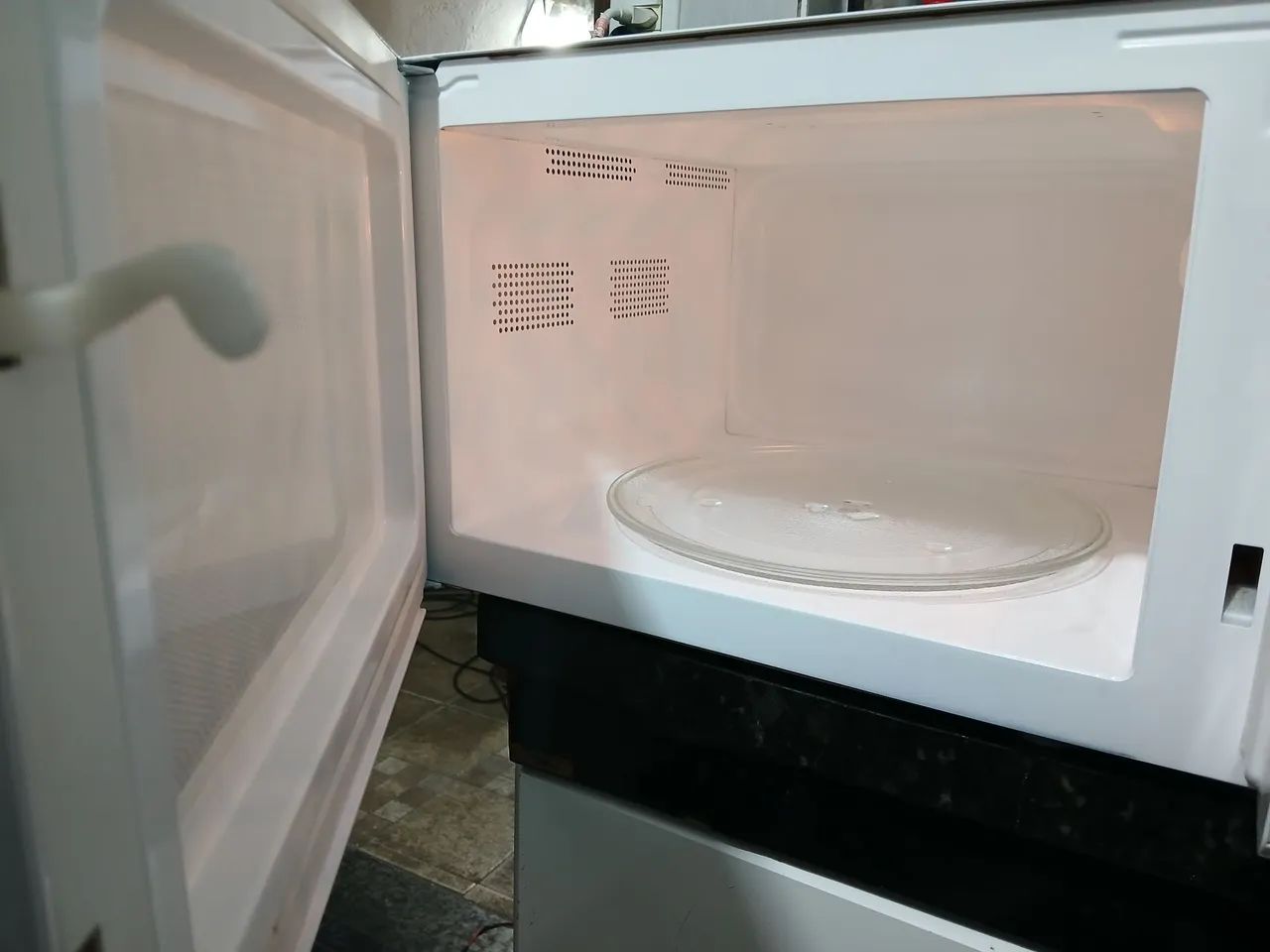 Microondas electrolux MPE37 - Foto 5