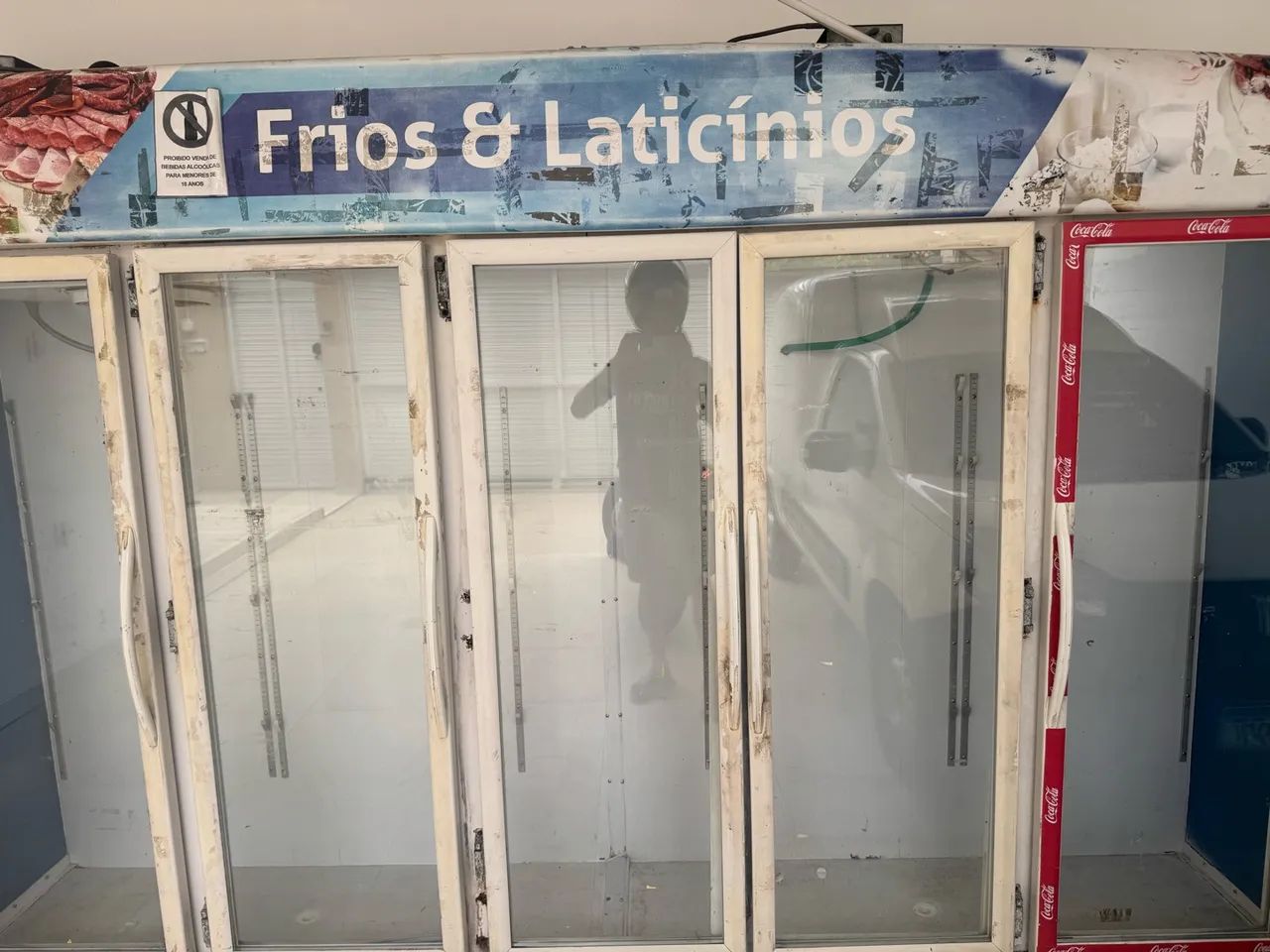 Freezer 6 portas com 2 motores 220v em ótimo estado  - Foto 3