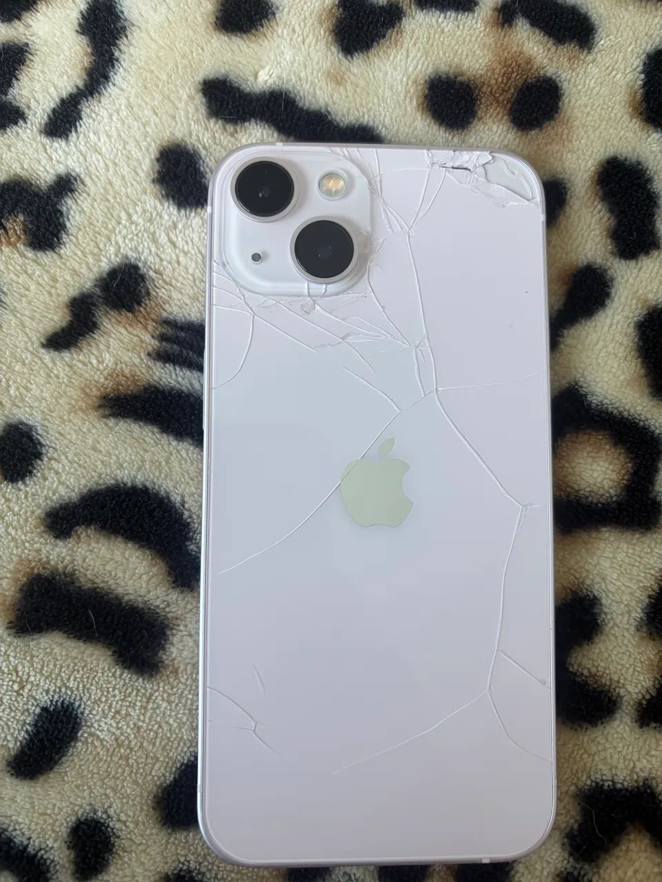 iPhone 13 128gb ( quebrado na parte traseira) - Foto 2