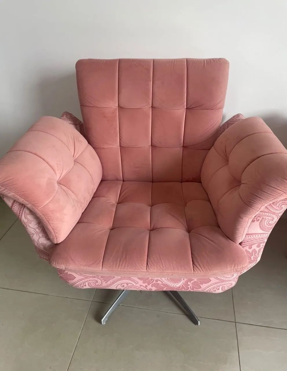 Poltronas impecáveis giratórias - Foto 4