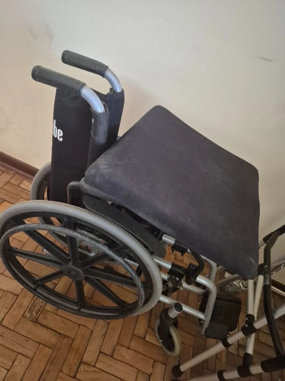 Kit cadeira rodas, banho e andador  - Foto 3