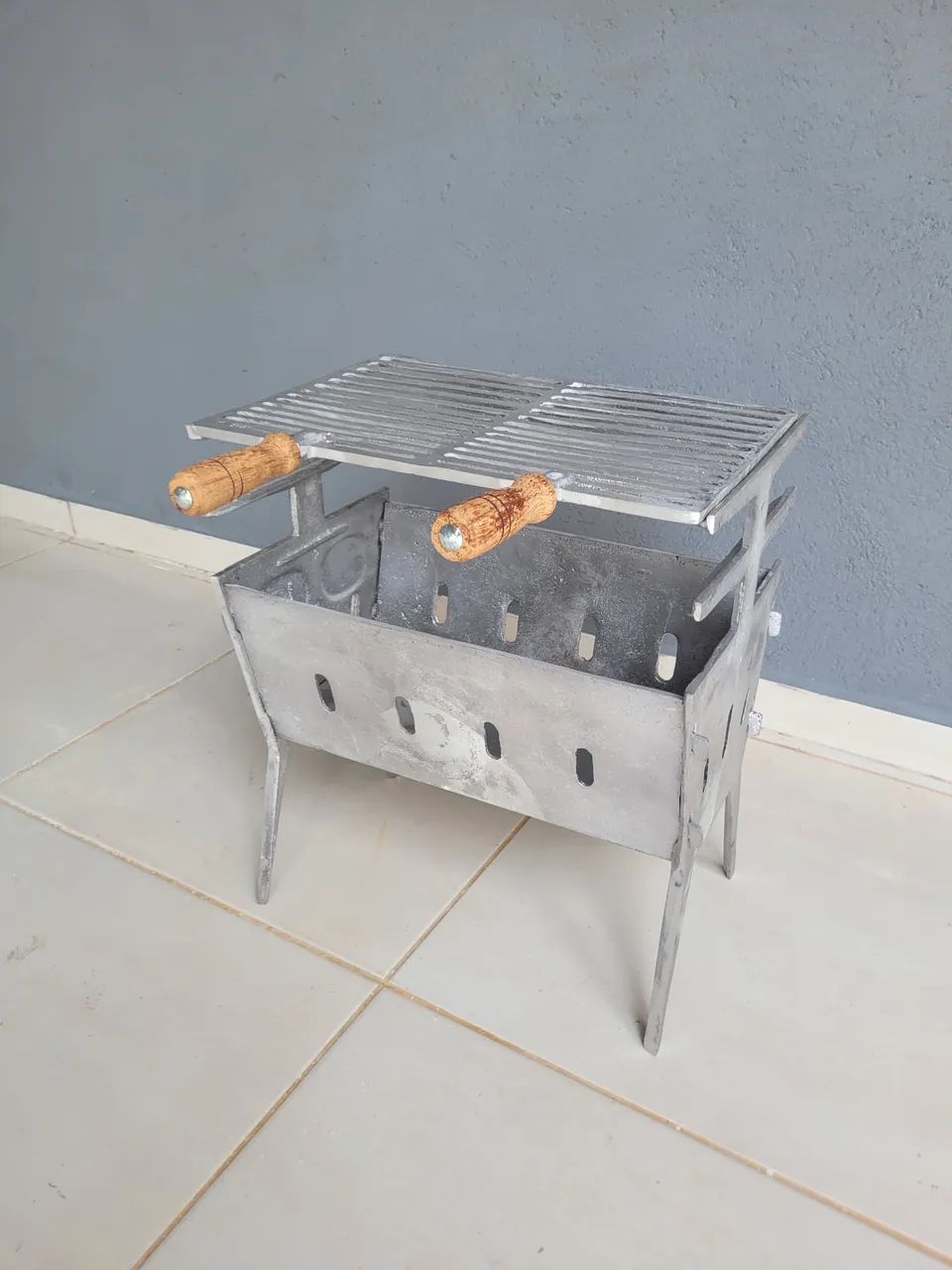 CHURRASQUEIRA DESMONTÁVEL 
