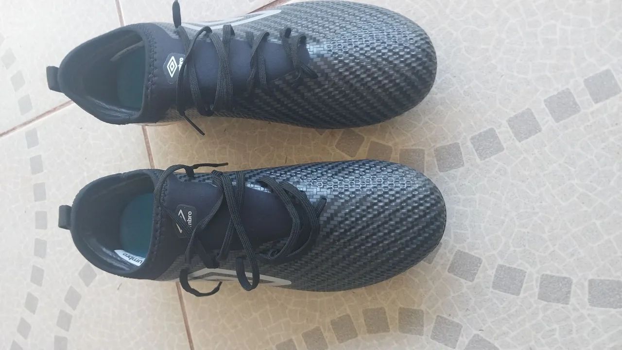 Chuteira UMBRO Adamant 42 - Foto 2