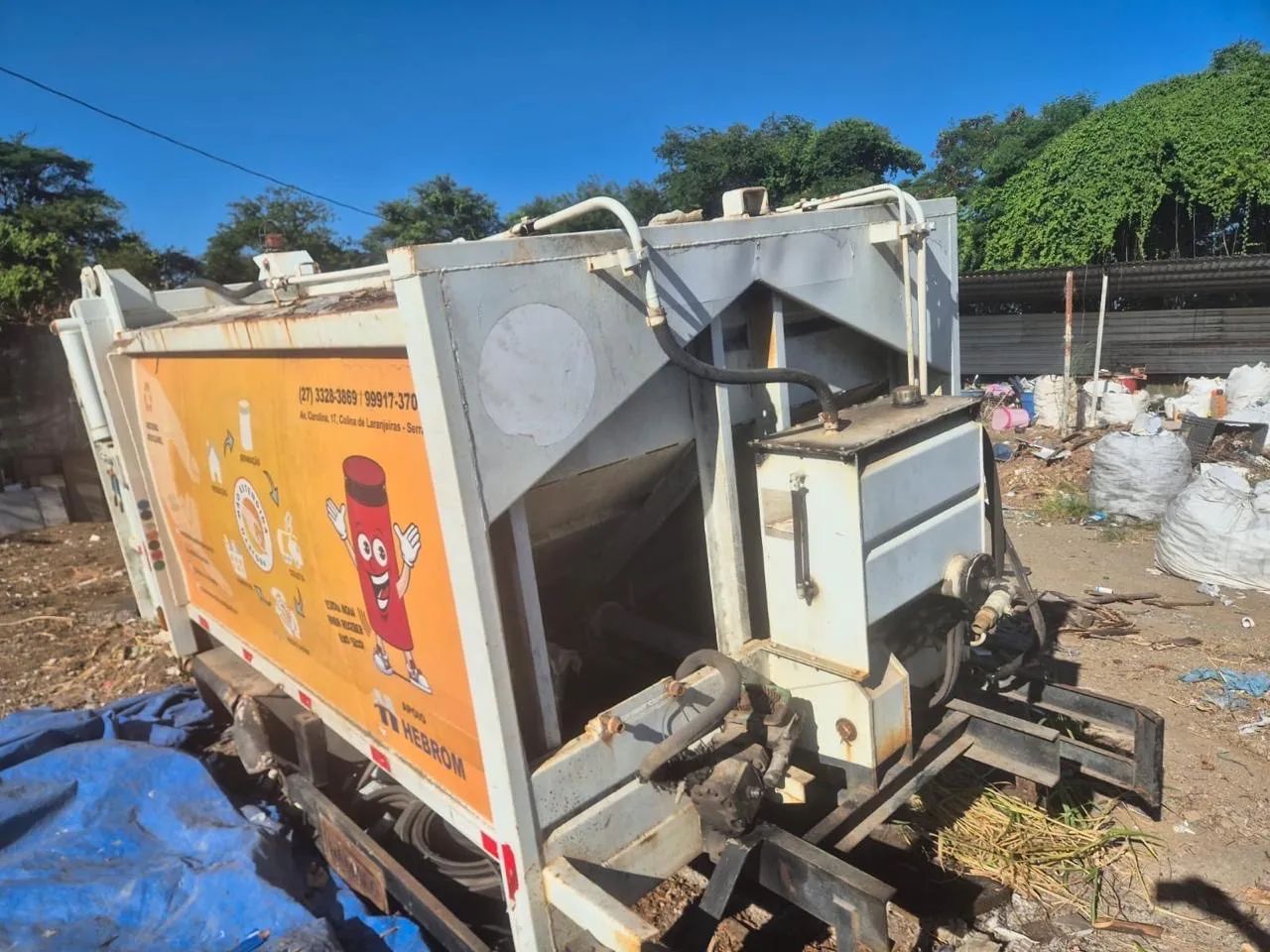 Compactador de lixo - Foto 2