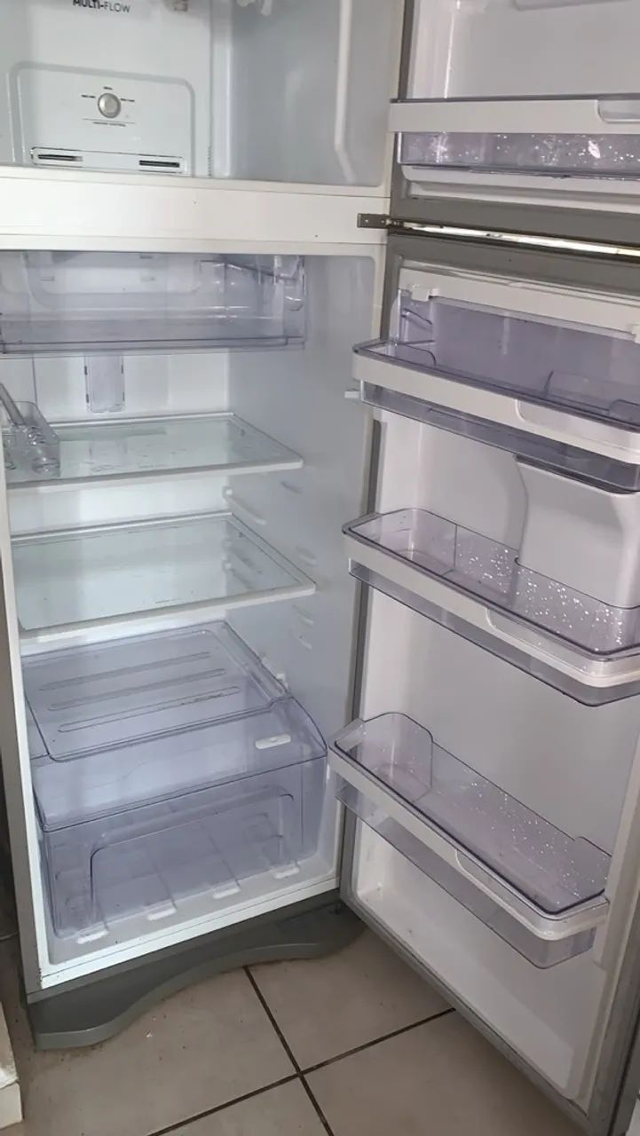 Vendo geladeira 