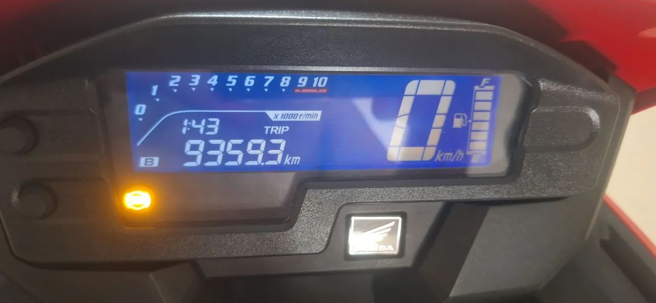 Moto extremamente conservada com baixo km - Foto 5