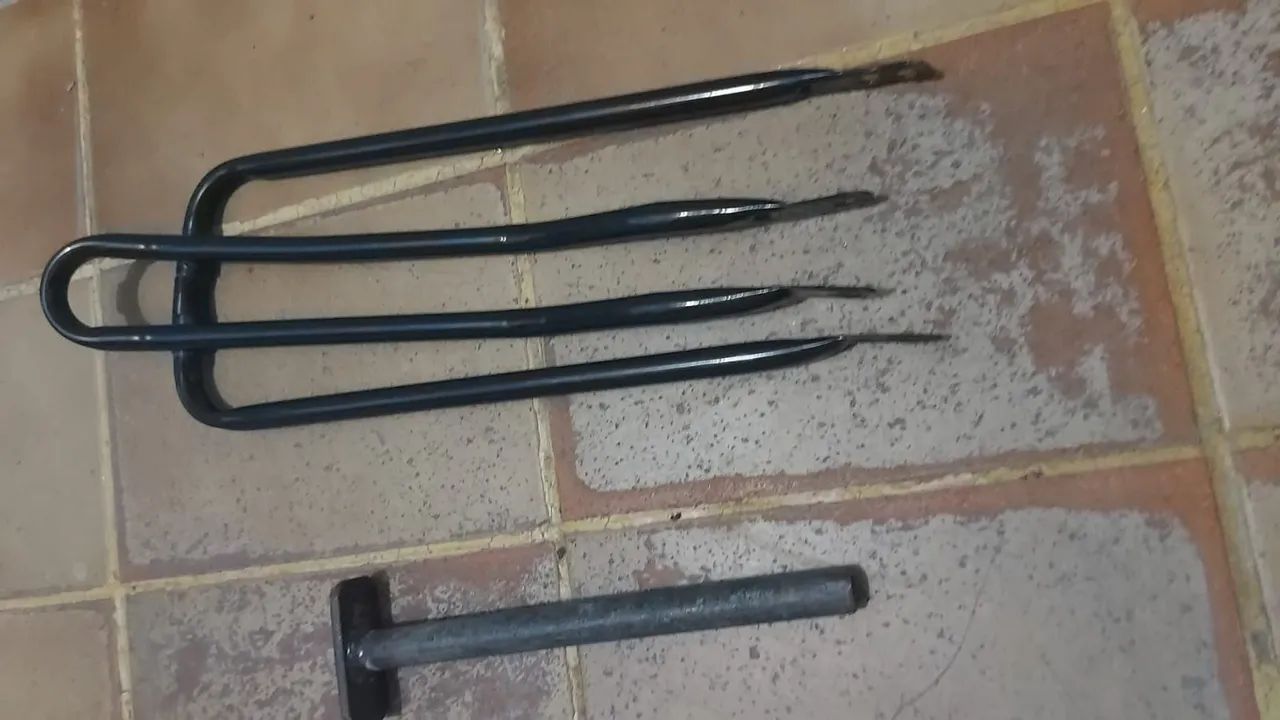 Vende-se: Bagageiro de bicicleta completo (acompanha suporte, pino e assento). - Foto 5