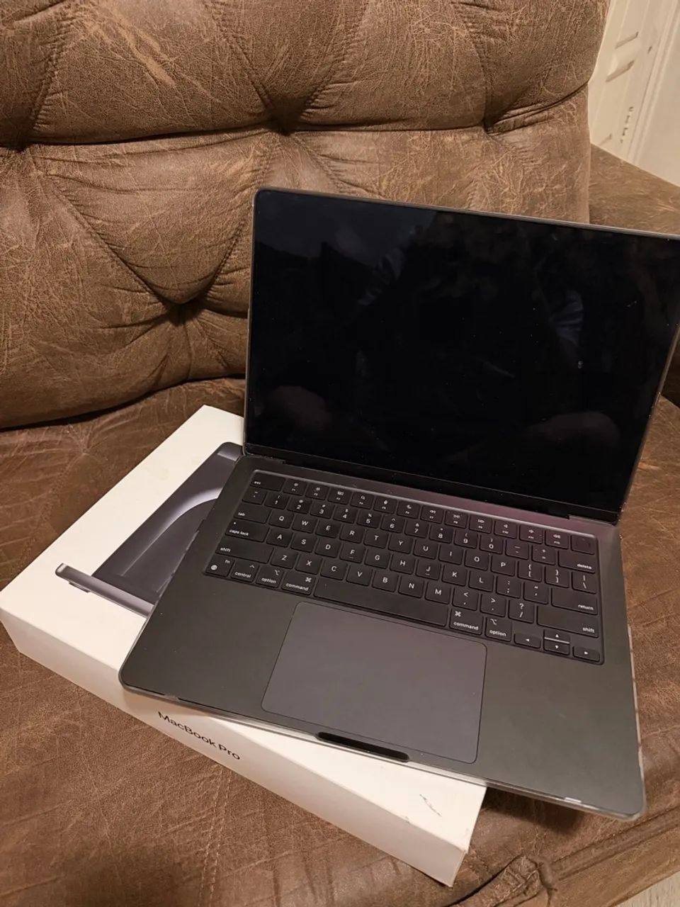 MacBook Pro 14 - M3 Pro  - Foto 2