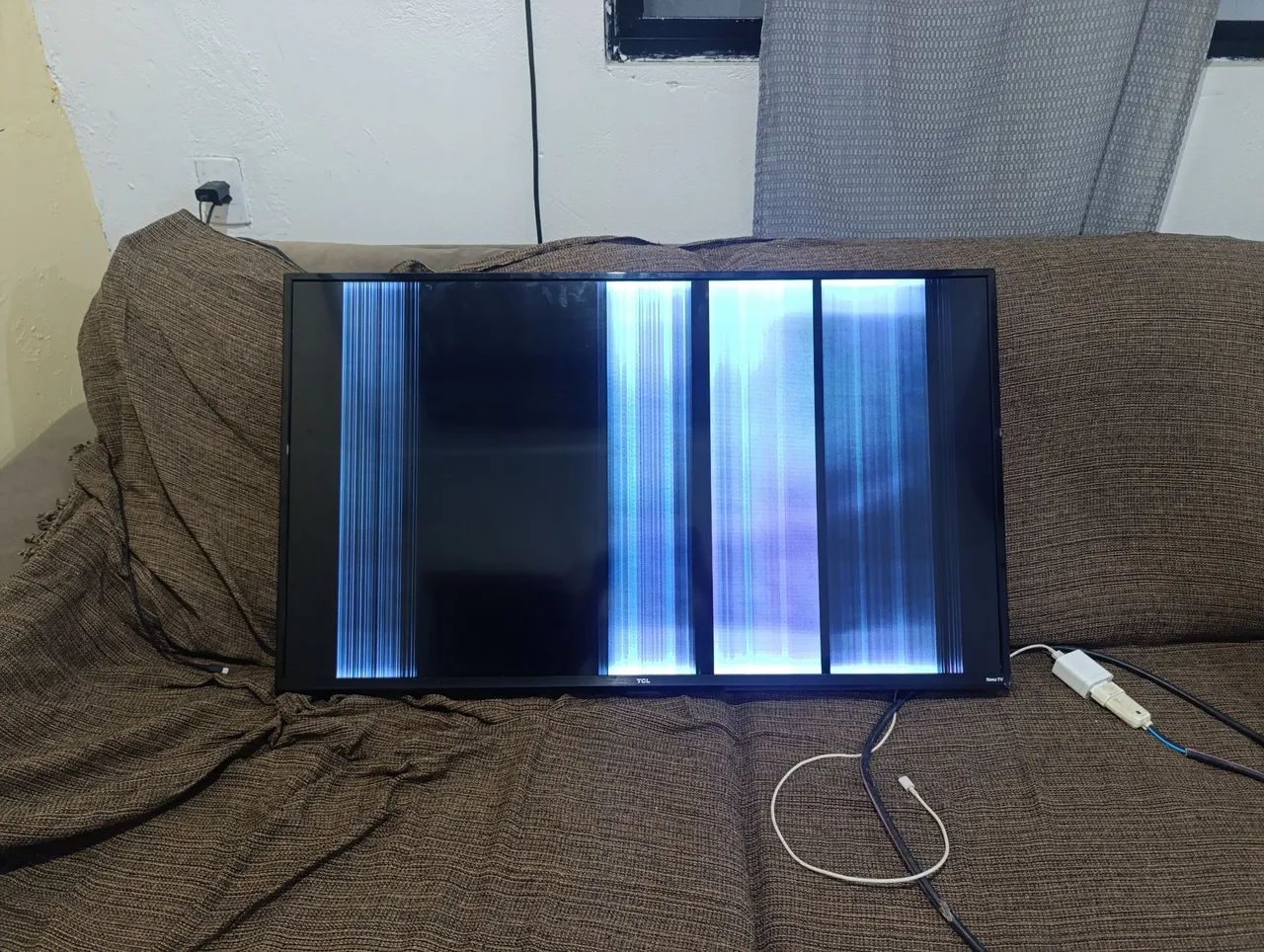 Televisión para retirar peças 