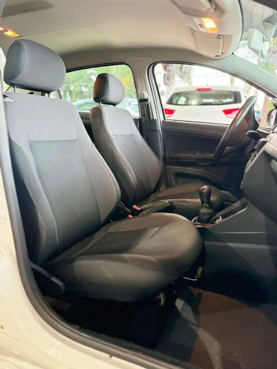 Volkswagen Voyage 1.0 Flex 12V 4p, foto 12 de 20